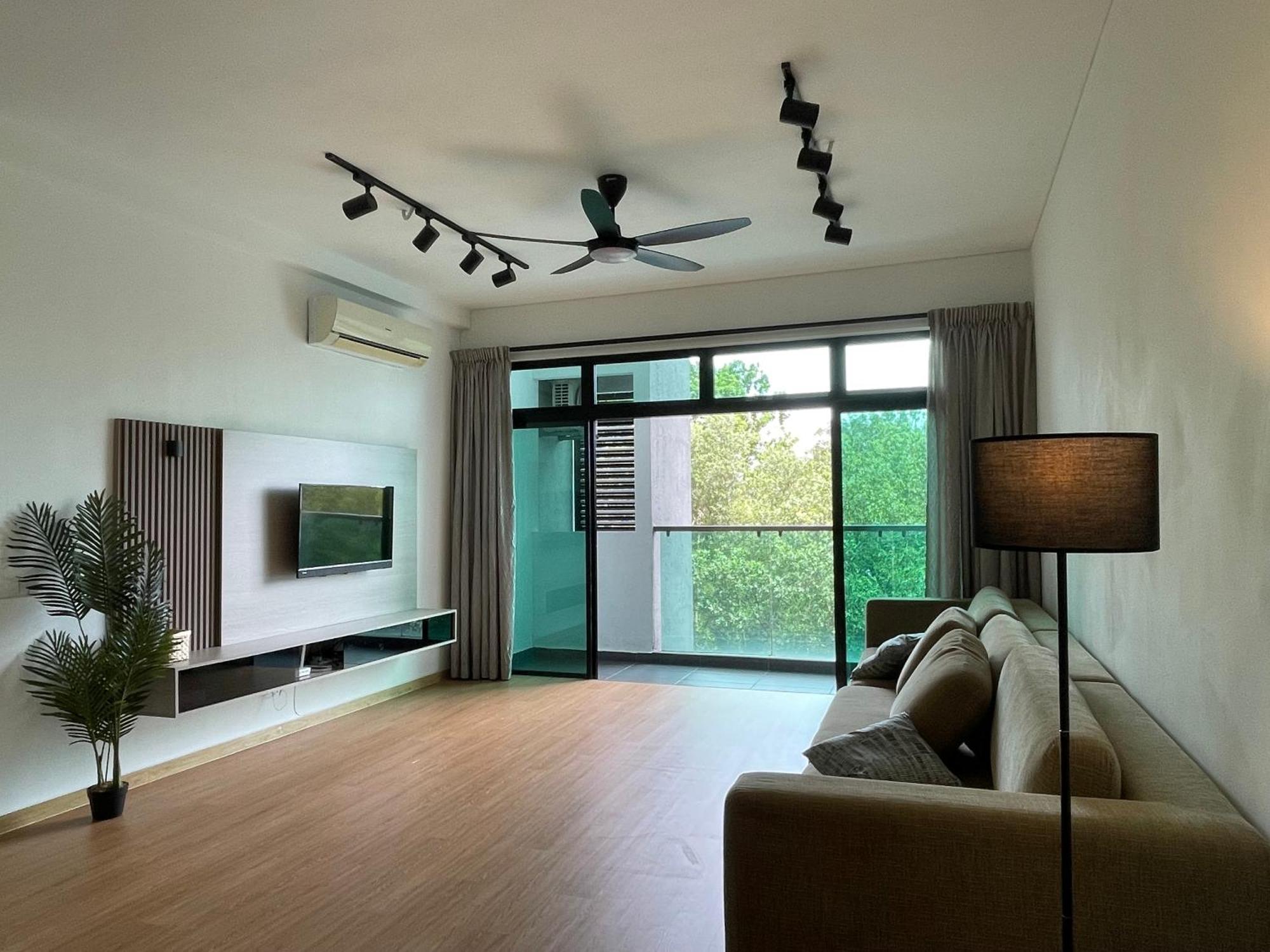 Pangsapuri 1min To Bukitindah Aeon Skyloft 3br Muji Poolview