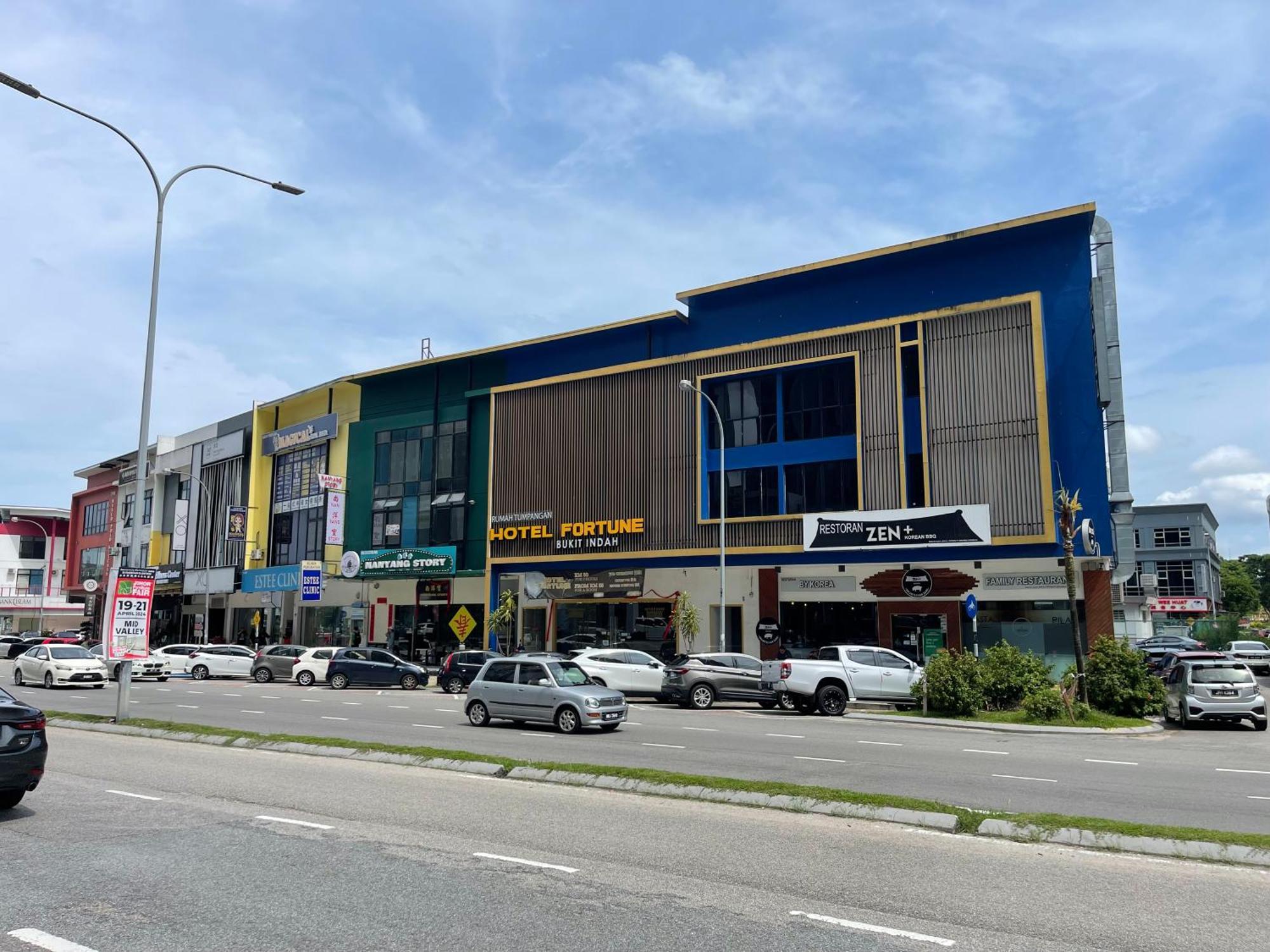Pangsapuri 1min To Bukitindah Aeon Skyloft 3br Muji Poolview